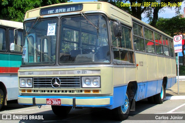 Ônibus Particulares 01 221 na cidade de São Paulo, São Paulo, Brasil, por Carlos Júnior. Número da foto: #9762496.