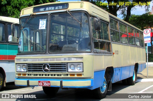 Ônibus Particulares 01 221 na cidade de São Paulo, São Paulo, Brasil, por Carlos Júnior. ID da foto: 9762496.