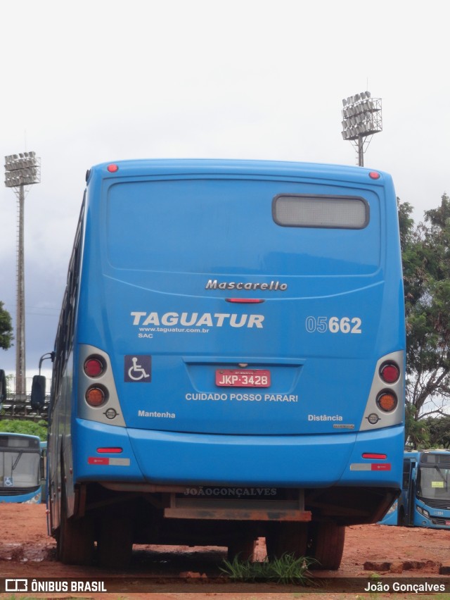 Taguatur - Taguatinga Transporte e Turismo 05662 na cidade de Taguatinga, Distrito Federal, Brasil, por João Gonçalves. Número da foto: #9766441.
