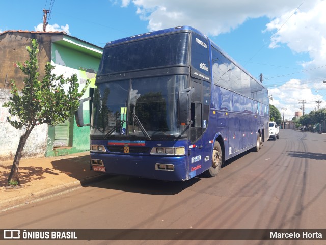 Ônibus Particulares 4000 na cidade de Pontal, São Paulo, Brasil, por Marcelo Horta. ID da foto: 9764872.