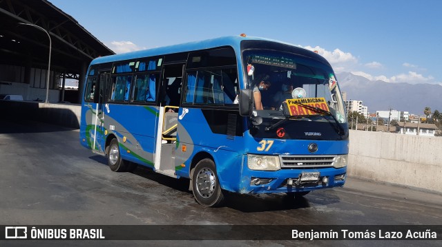 Royal Bus 37 na cidade de Estación Central, Santiago, Metropolitana de Santiago, Chile, por Benjamín Tomás Lazo Acuña. ID da foto: 9766668.