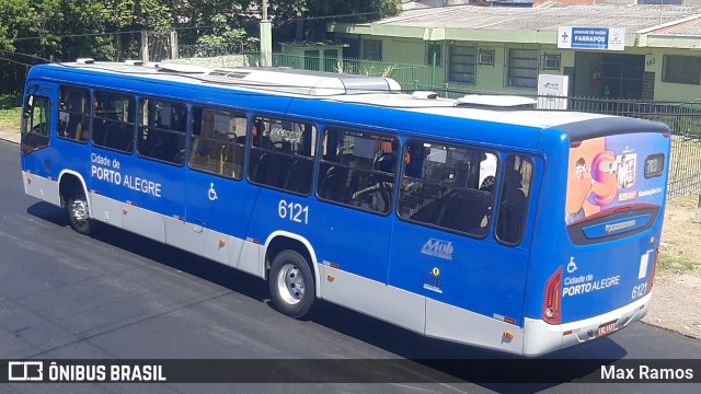 Auto Viação Navegantes 6121 na cidade de Porto Alegre, Rio Grande do Sul, Brasil, por Max Ramos. ID da foto: 9769138.