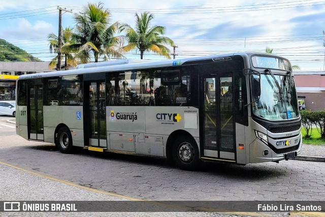 City Transporte Urbano Intermodal - Guarujá 207 na cidade de Guarujá, São Paulo, Brasil, por Fábio Lira Santos. Número da foto: #9768992.