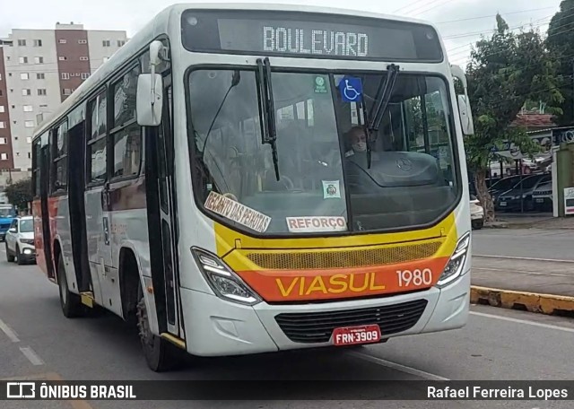 Viasul Transportes Coletivos 1980 na cidade de Itaúna, Minas Gerais, Brasil, por Rafael Ferreira Lopes. Número da foto: #9771195.