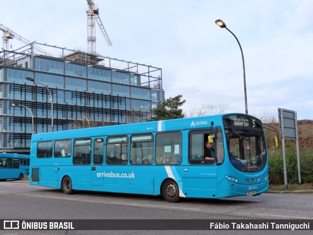 Arriva 3869 na cidade de Milton Keynes, Buckinghamshire, Inglaterra, por Fábio Takahashi Tanniguchi. ID da foto: 9772234.