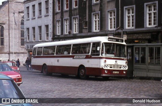 Lothian Buses 123 na cidade de Edinburgh, Edinburgh, Escócia, por Donald Hudson. ID da foto: 9770617.