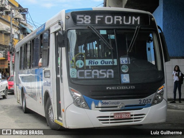 Viação Rio Ouro 2.057 na cidade de São Gonçalo, Rio de Janeiro, Brasil, por Luiz Guilherme. ID da foto: 9774441.