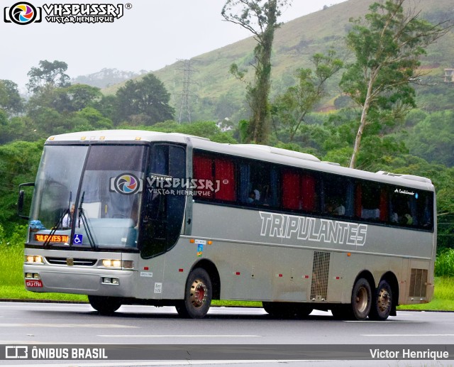 Ônibus Particulares 1751 na cidade de Petrópolis, Rio de Janeiro, Brasil, por Victor Henrique. Número da foto: #9774824.