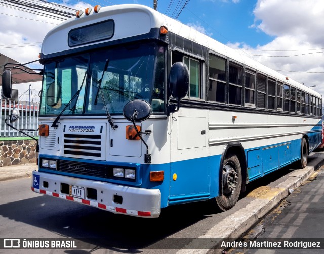 Autobuses sin identificación - Costa Rica 00 na cidade de San Sebastián, San José, San José, Costa Rica, por Andrés Martínez Rodríguez. ID da foto: 9781111.