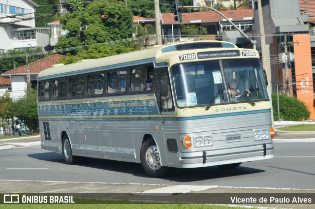 Viação Cometa 7096 na cidade de São Paulo, São Paulo, Brasil, por Vicente de Paulo Alves. Número da foto: #9780004.
