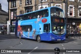 Yorkshire Coastliner 401 na cidade de Harrogate, North Yorkshire, Inglaterra, por Donald Hudson. Número da foto: #9780290.
