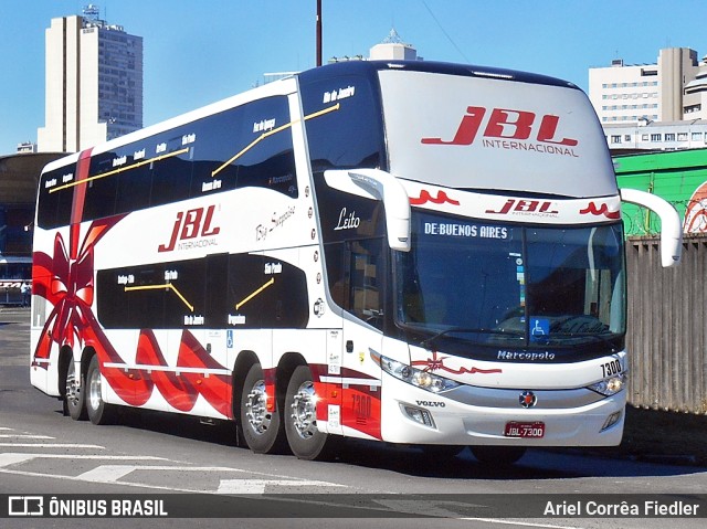 JBL Turismo 7400 na cidade de Porto Alegre, Rio Grande do Sul, Brasil, por Ariel Corrêa Fiedler. Número da foto: #9786648.