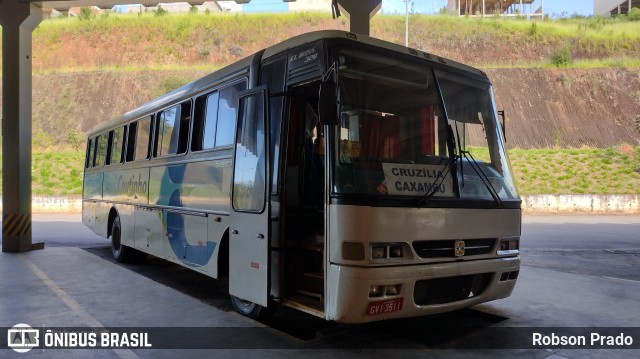 Empresa de Transportes Coutinho 9098 na cidade de São Lourenço, Minas Gerais, Brasil, por Robson Prado. ID da foto: 9784493.