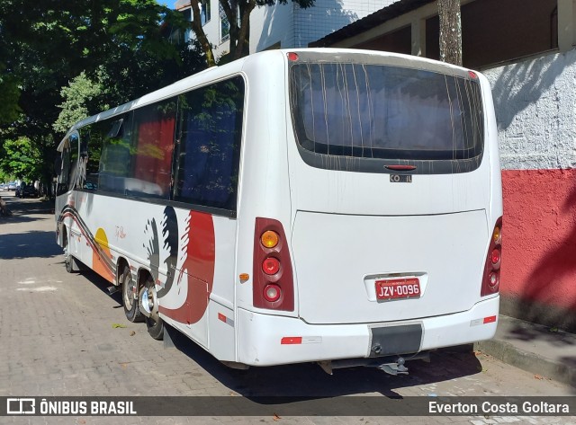 Ônibus Particulares JZV0096 na cidade de Piúma, Espírito Santo, Brasil, por Everton Costa Goltara. Número da foto: #9784801.