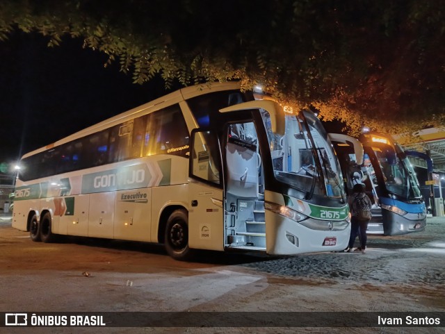 Empresa Gontijo de Transportes 21675 na cidade de Madalena, Ceará, Brasil, por Ivam Santos. Número da foto: #9784007.