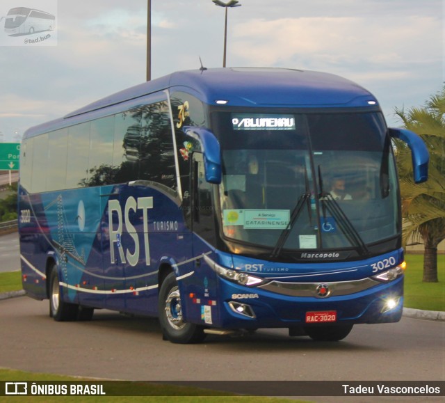 RST Turismo 3020 na cidade de Florianópolis, Santa Catarina, Brasil, por Tadeu Vasconcelos. Número da foto: #9718534.
