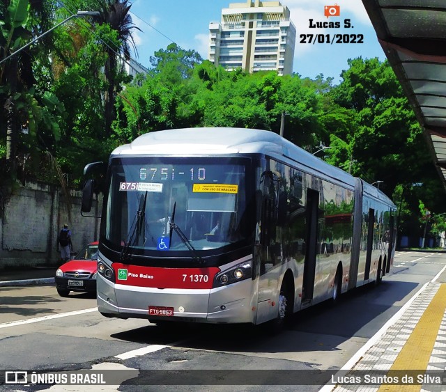 Viação Campo Belo 7 1370 na cidade de São Paulo, São Paulo, Brasil, por Lucas Santos da Silva. Número da foto: #9718774.