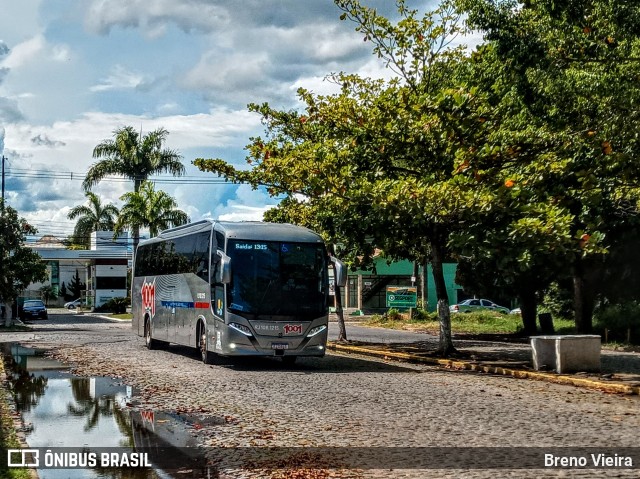 Auto Viação 1001 RJ 108.1215 na cidade de Campos dos Goytacazes, Rio de Janeiro, Brasil, por Breno Vieira. ID da foto: 9720277.