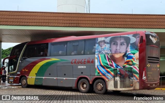 Autobuses Cruceña 2019 na cidade de Santa Cruz do Rio Pardo, São Paulo, Brasil, por Francisco Ivano. Número da foto: #9723695.