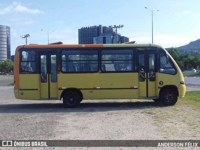 Ônibus Particulares 03 na cidade de Florianópolis, Santa Catarina, Brasil, por ANDERSON FÉLIX. ID da foto: 9727770.