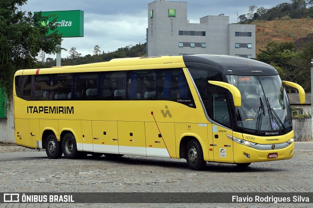Viação Itapemirim 60085 na cidade de Teófilo Otoni, Minas Gerais, Brasil, por Flavio Rodrigues Silva. Número da foto: #9730521.
