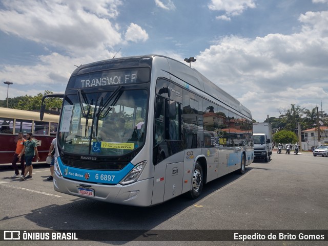 Transwolff Transportes e Turismo 6 6897 na cidade de São Paulo, São Paulo, Brasil, por Espedito de Brito Gomes. ID da foto: 9730581.