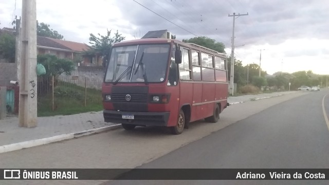 Ônibus Particulares  na cidade de Taquari, Rio Grande do Sul, Brasil, por Adriano  Vieira da Costa. Número da foto: #9731416.
