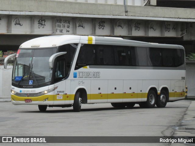 Empresa Cruz 20509 na cidade de Rio de Janeiro, Rio de Janeiro, Brasil, por Rodrigo Miguel. ID da foto: 9735739.