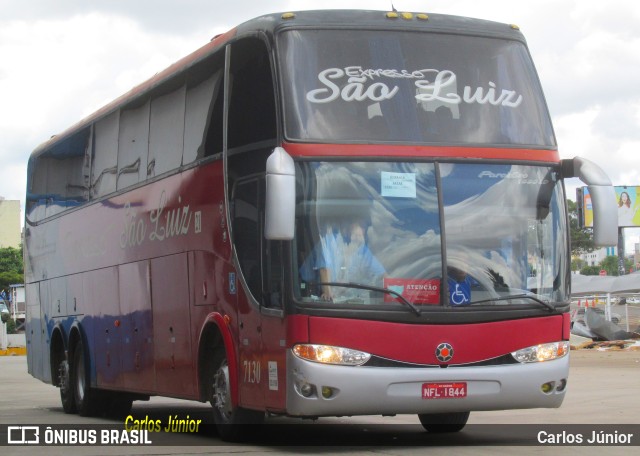 Expresso São Luiz 7130 na cidade de Goiânia, Goiás, Brasil, por Carlos Júnior. Número da foto: #9791880.