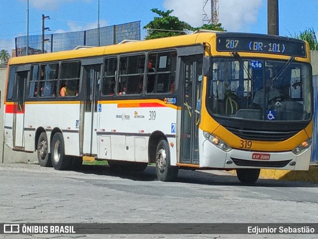 Empresa Metropolitana 319 na cidade de Recife, Pernambuco, Brasil, por Edjunior Sebastião. Número da foto: #9791475.