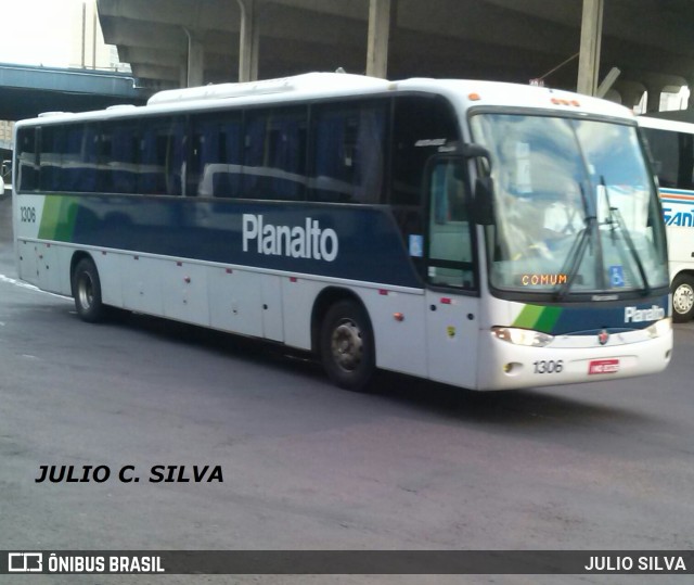 Planalto Transportes 1306 na cidade de Porto Alegre, Rio Grande do Sul, Brasil, por JULIO SILVA. Número da foto: #9793139.