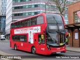 Abellio London Bus Company 2584 na cidade de Croydon, Greater London, Inglaterra, por Fábio Takahashi Tanniguchi. Número da foto: #9820133.