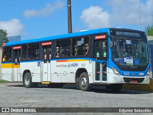 Empresa Pedrosa 920 na cidade de Recife, Pernambuco, Brasil, por Edjunior Sebastião. Número da foto: #9825092.