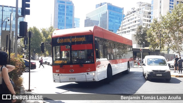 Redbus Urbano 791 na cidade de Providencia, Santiago, Metropolitana de Santiago, Chile, por Benjamín Tomás Lazo Acuña. Número da foto: #9830017.