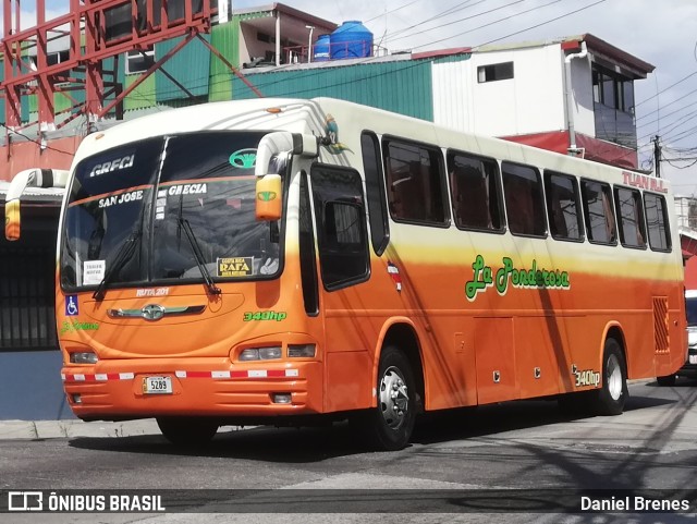 TUAN RL 32 na cidade de Merced, San José, San José, Costa Rica, por Daniel Brenes. Número da foto: #9828837.
