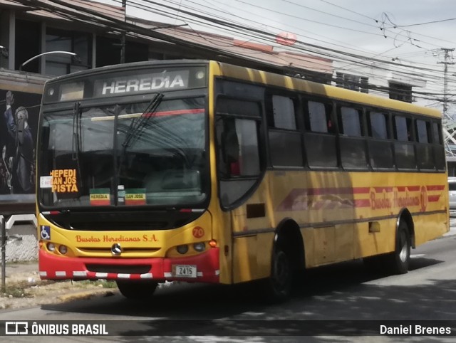 Busetas Heredianas 70 na cidade de Merced, San José, San José, Costa Rica, por Daniel Brenes. Número da foto: #9829193.