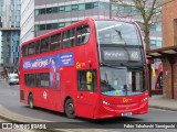 Metrobus E197 na cidade de Croydon, Greater London, Inglaterra, por Fábio Takahashi Tanniguchi. ID da foto: :id.