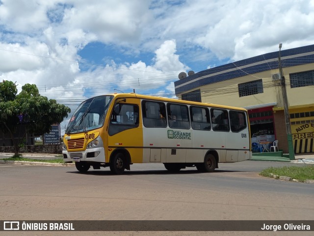 Grande Ocidental 008 na cidade de Luziânia, Goiás, Brasil, por Jorge Oliveira. Número da foto: #9832082.