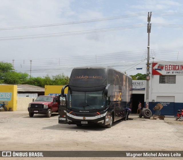 Banda Limão com Mel 3850 na cidade de Salgueiro, Pernambuco, Brasil, por Wagner Michel Alves Leite. Número da foto: #9837600.