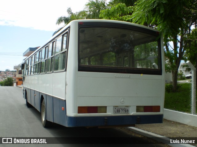 Ônibus Particulares 7769 na cidade de São Miguel Arcanjo, São Paulo, Brasil, por Luis Nunez. Número da foto: #9840337.