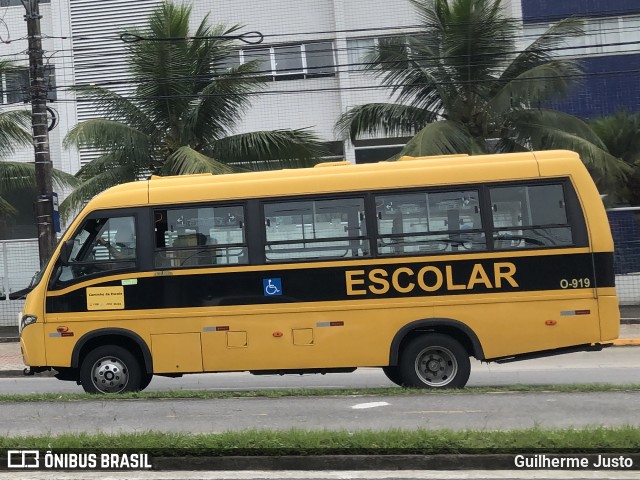 Escolares O-919 na cidade de Praia Grande, São Paulo, Brasil, por Guilherme Justo. Número da foto: #9841458.