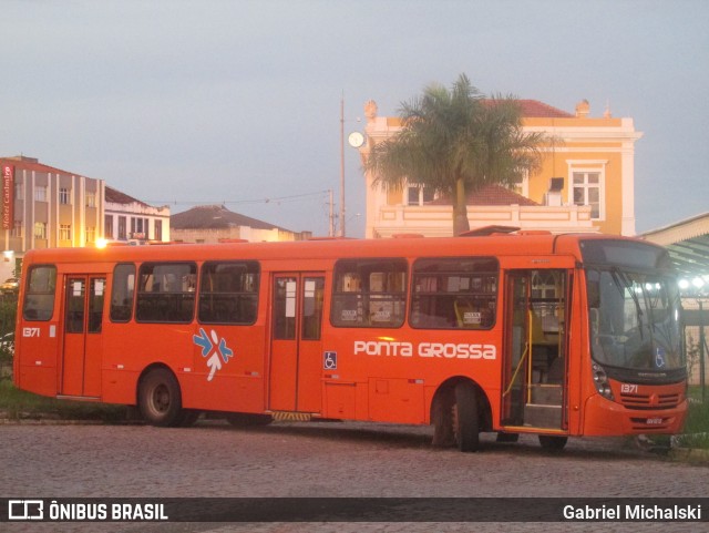 VCG - Viação Campos Gerais 1371 na cidade de Ponta Grossa, Paraná, Brasil, por Gabriel Michalski. ID da foto: 9843374.