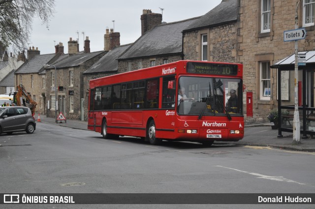 Go North East 4867 na cidade de Corbridge, Northumberland, Inglaterra, por Donald Hudson. ID da foto: 9794214.