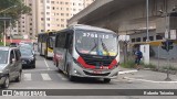 Pêssego Transportes 4 7595 na cidade de São Paulo, São Paulo, Brasil, por Roberto Teixeira. Número da foto: #:id.