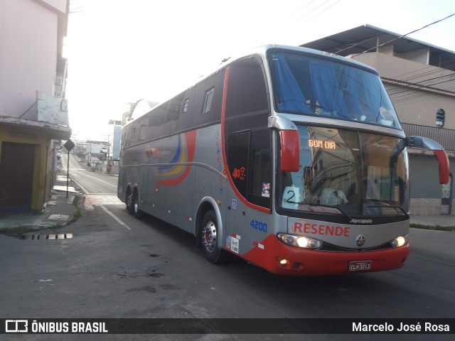Resende Turismo 4200 na cidade de São João del Rei, Minas Gerais, Brasil, por Marcelo José Rosa. Número da foto: #9845458.