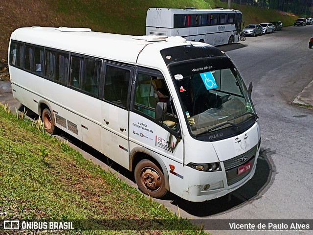 Ônibus Particulares 1769 na cidade de Divinópolis, Minas Gerais, Brasil, por Vicente de Paulo Alves. ID da foto: 9847625.