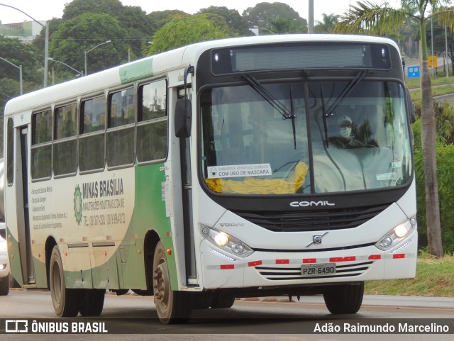 Ônibus Particulares 6490 na cidade de Paracatu, Minas Gerais, Brasil, por Adão Raimundo Marcelino. ID da foto: 9853632.