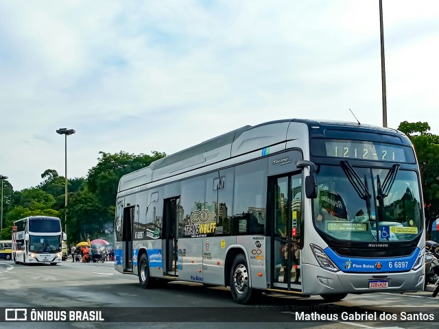 Transwolff Transportes e Turismo 6 6897 na cidade de São Paulo, São Paulo, Brasil, por Matheus Gabriel dos Santos. Número da foto: #9856009.