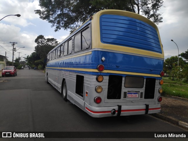 Ônibus Particulares 002 na cidade de Paulínia, São Paulo, Brasil, por Lucas Miranda. ID da foto: 9862683.