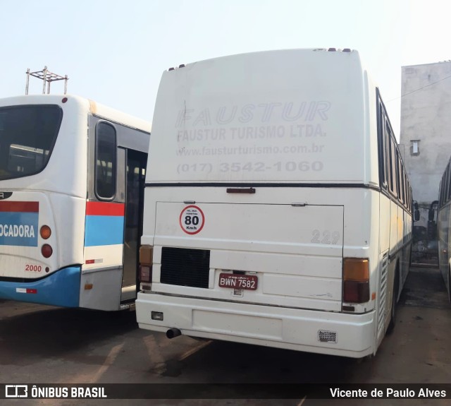 Ônibus Particulares 7582 na cidade de Novo Horizonte, São Paulo, Brasil, por Vicente de Paulo Alves. ID da foto: 9866847.